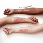227665_brillo-labial-maybelline-lifter-gloss-con-acido-hialuronico-x-5-4-ml_imagen-4.jpg