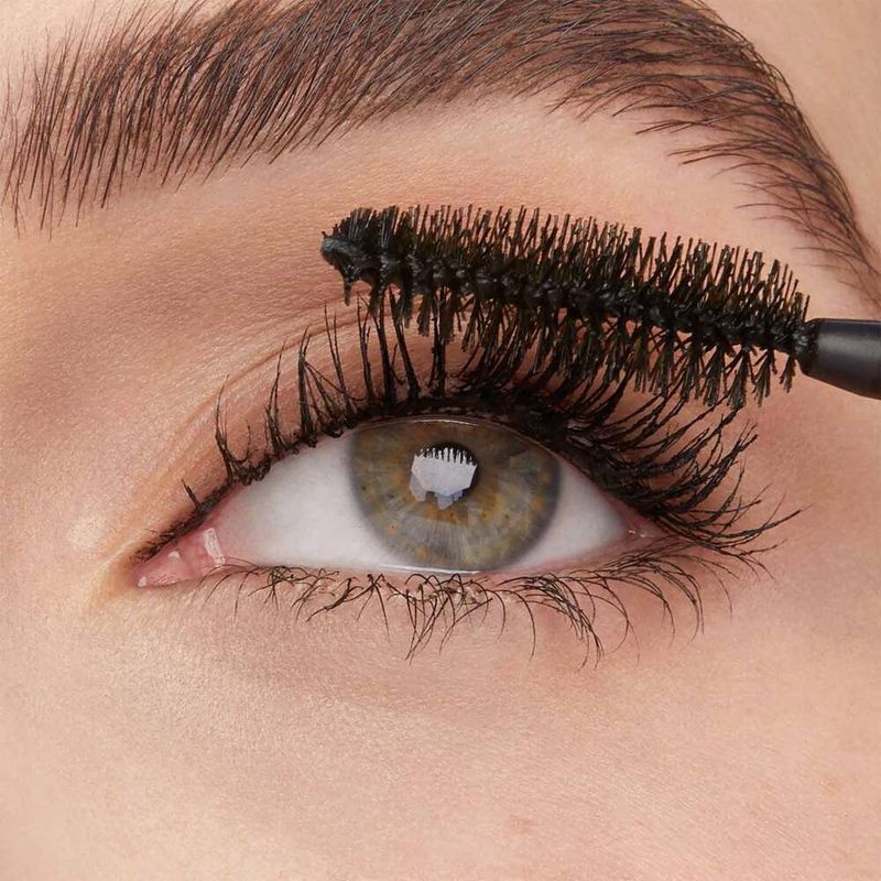mascara-de-pestanas-maybelline-colossal-volum-express-black